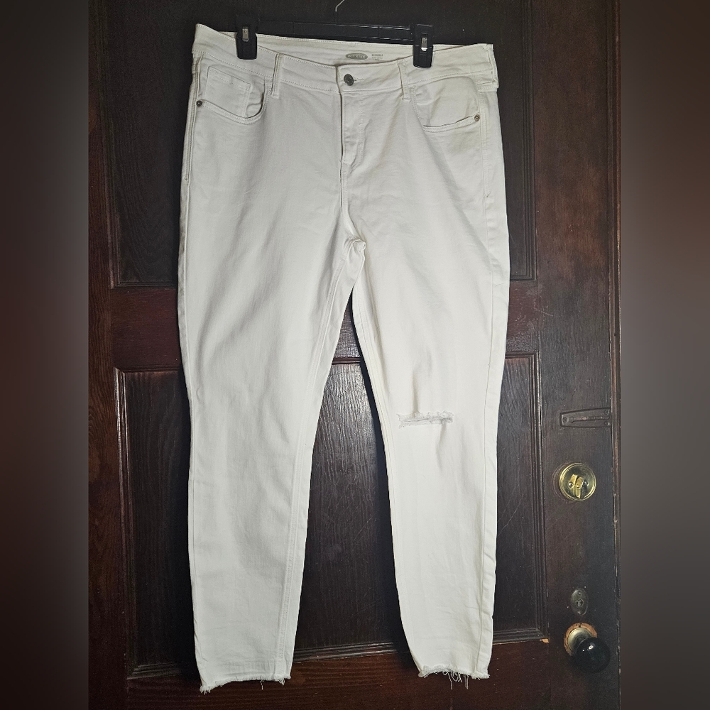 EUC Old Navy Rockstar Super Skinny Ankle Jeans - Size 14